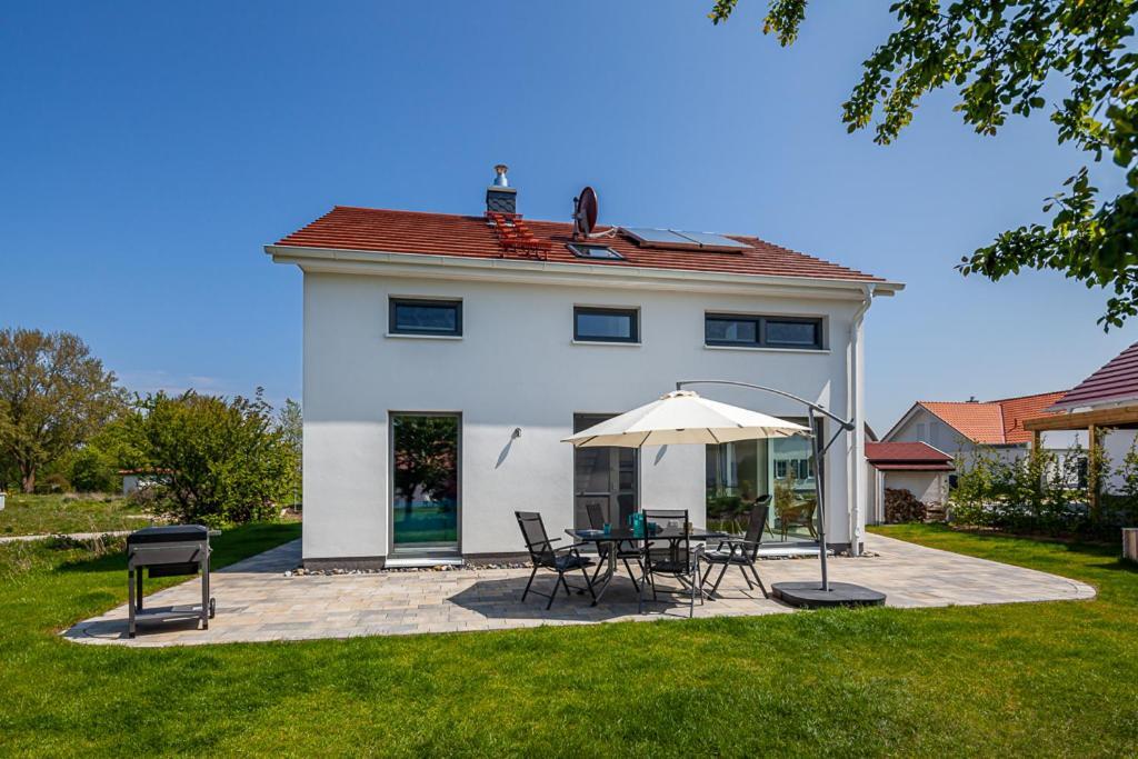 Ferienhaus Ruegen-Relax Трент Экстерьер фото