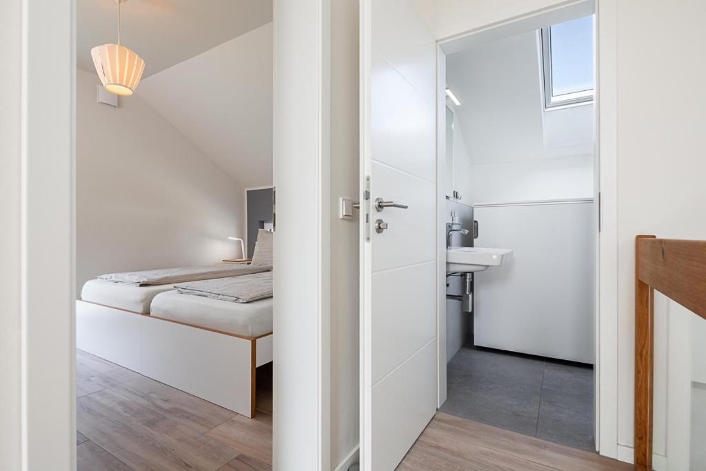 Ferienhaus Ruegen-Relax Трент Экстерьер фото